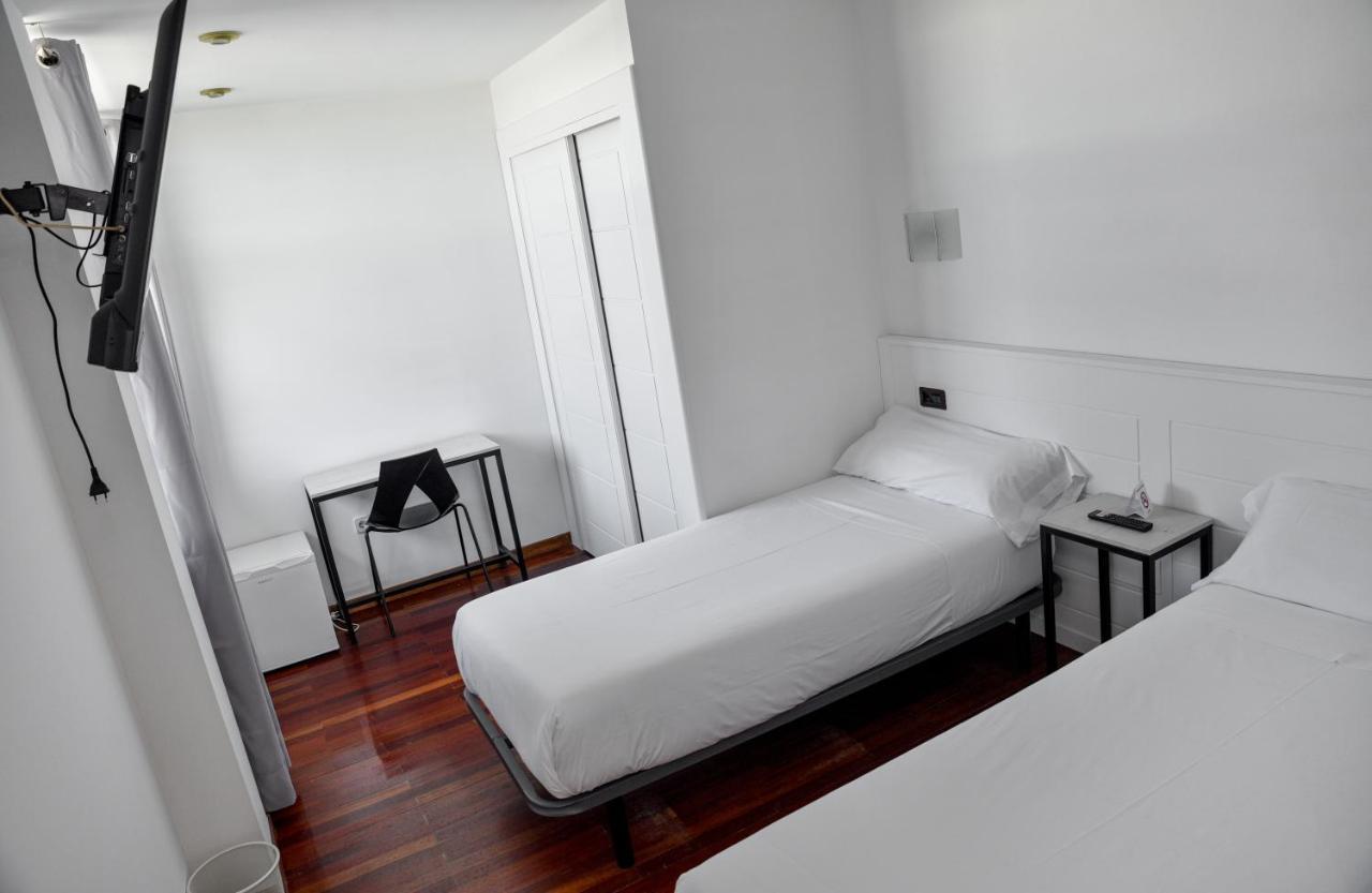 Hotel Chips Ferrol Naron  Bagian luar foto