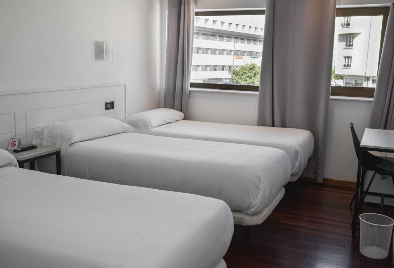 Hotel Chips Ferrol Naron  Bagian luar foto