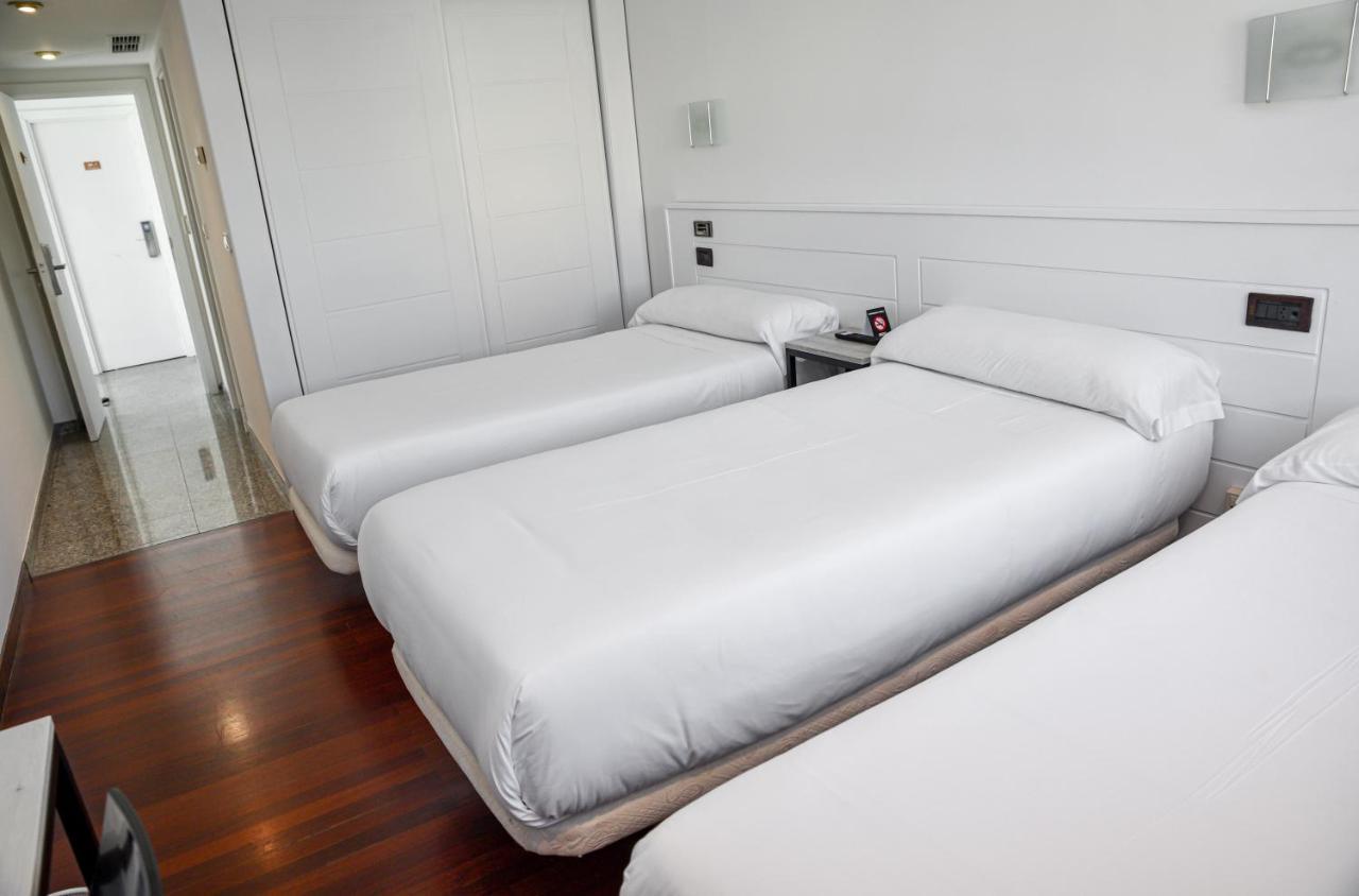 Hotel Chips Ferrol Naron  Bagian luar foto
