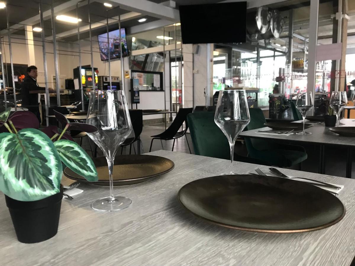 Hotel Chips Ferrol Naron  Bagian luar foto